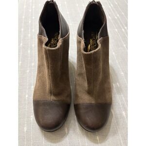 AEROSOLES Womens Commentary Brown Suede Stacked Heel Booties Size 7 EUC